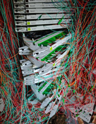 Etat du point de mutualisation de Versailles Pershing le 10 octobre 2025 - tiroirs en désordre